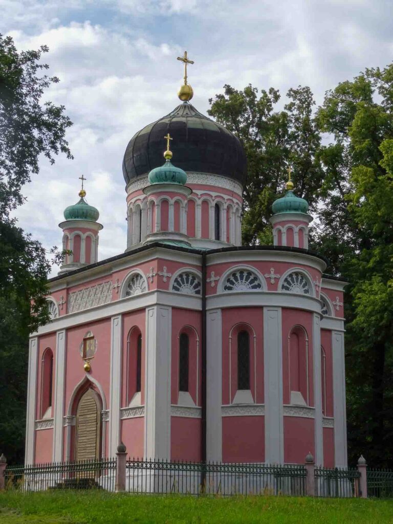 Russisch-orthodoxe Kirche in Rosatönen unweit des Zentrums von Potsdam. Foto: Lisa Freudlsperger