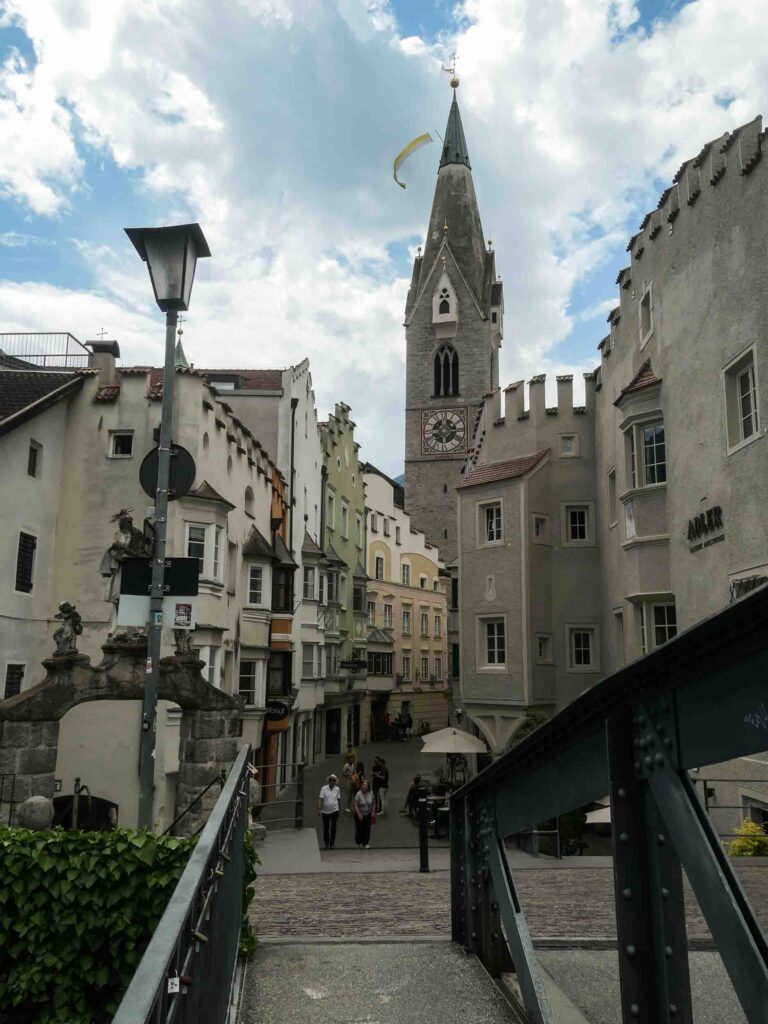 Blick von einer Brücke in Richtung Stadtzentrum Foto: Lisa Freudlsperger